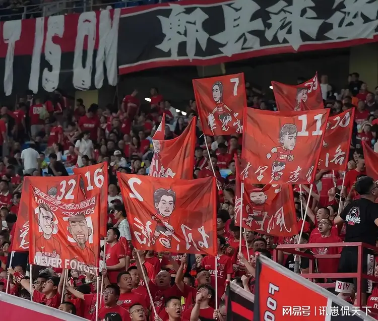 法甲国际比赛日再迎强敌；成都蓉城门线救险；主帅态度——赛场秩序良好；资深球员宣示担当的简单介绍