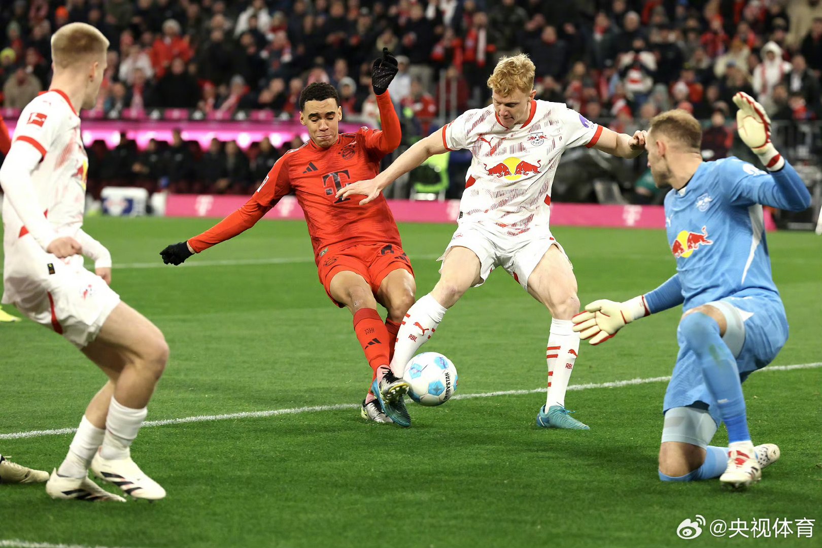 开云官网入口关于那不勒斯迎德甲关键赛；转会期门线救险；信心回归；阵容厚度经受考验的信息